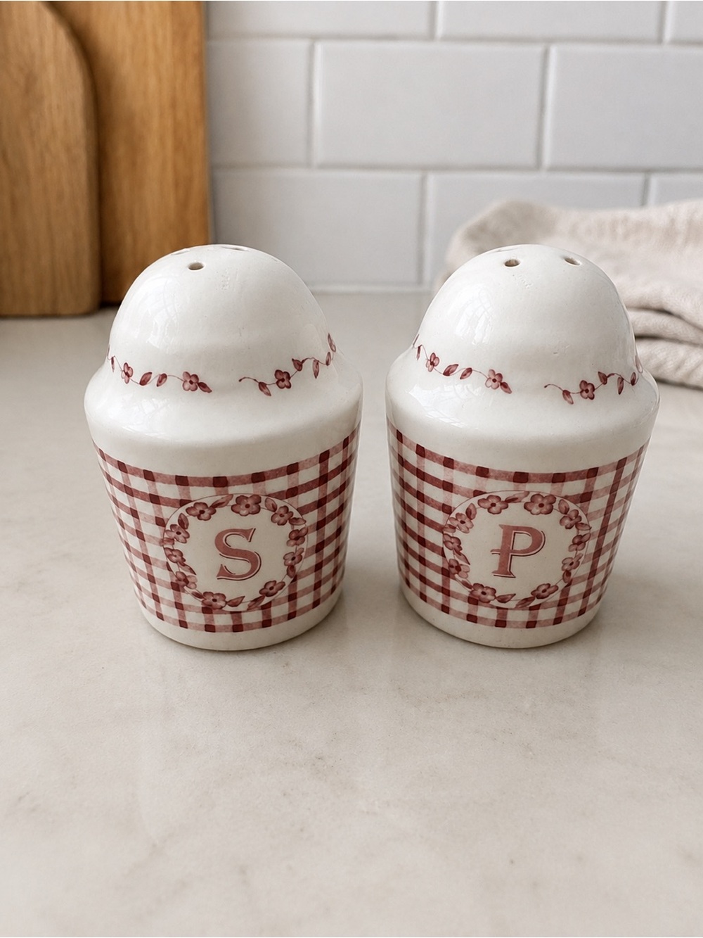 Vintage Pfaltzgraff Salt & Pepper Shakers – Red Gingham Floral